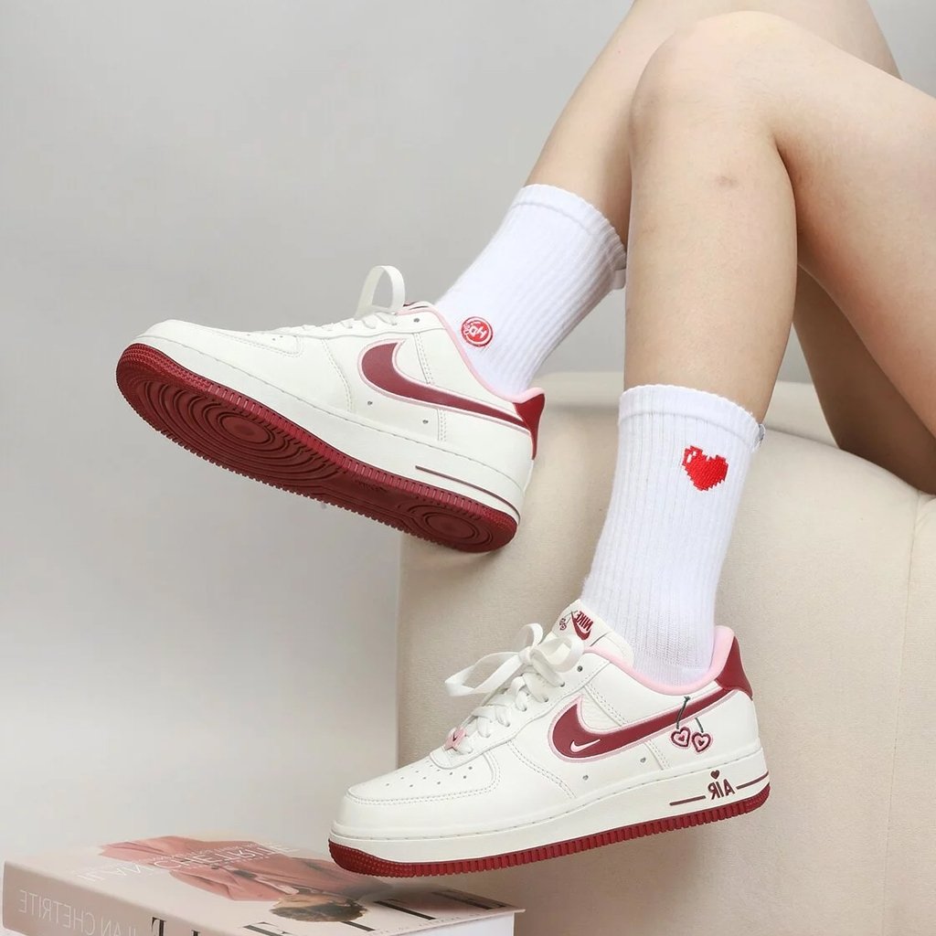 Airforce 1 Low "Valentine's" Sale